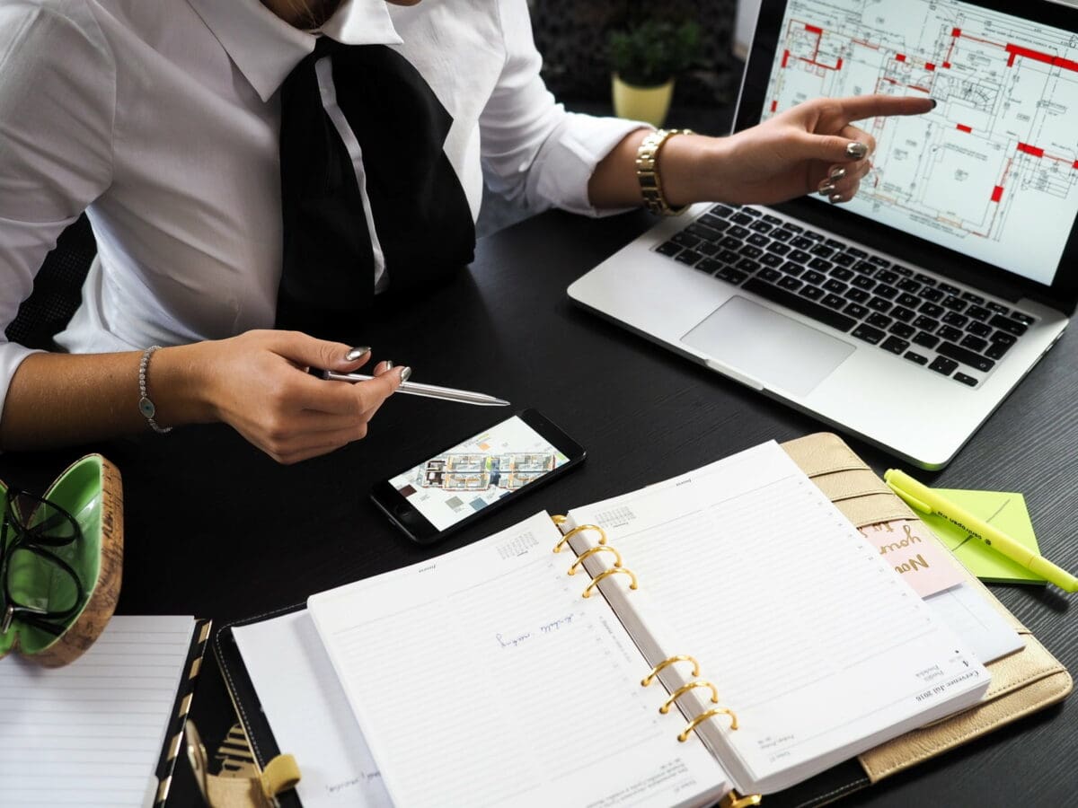 Planning office technology in a meeting with an IT Service Provider.